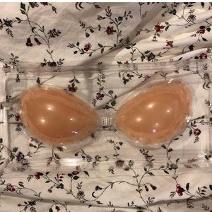 Silicon strapless sticky bra